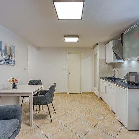 Apartments Pino โรวีน ภายนอก รูปภาพ