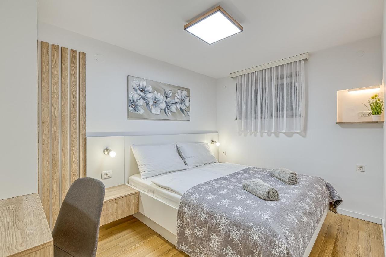 Apartments Pino โรวีน ภายนอก รูปภาพ