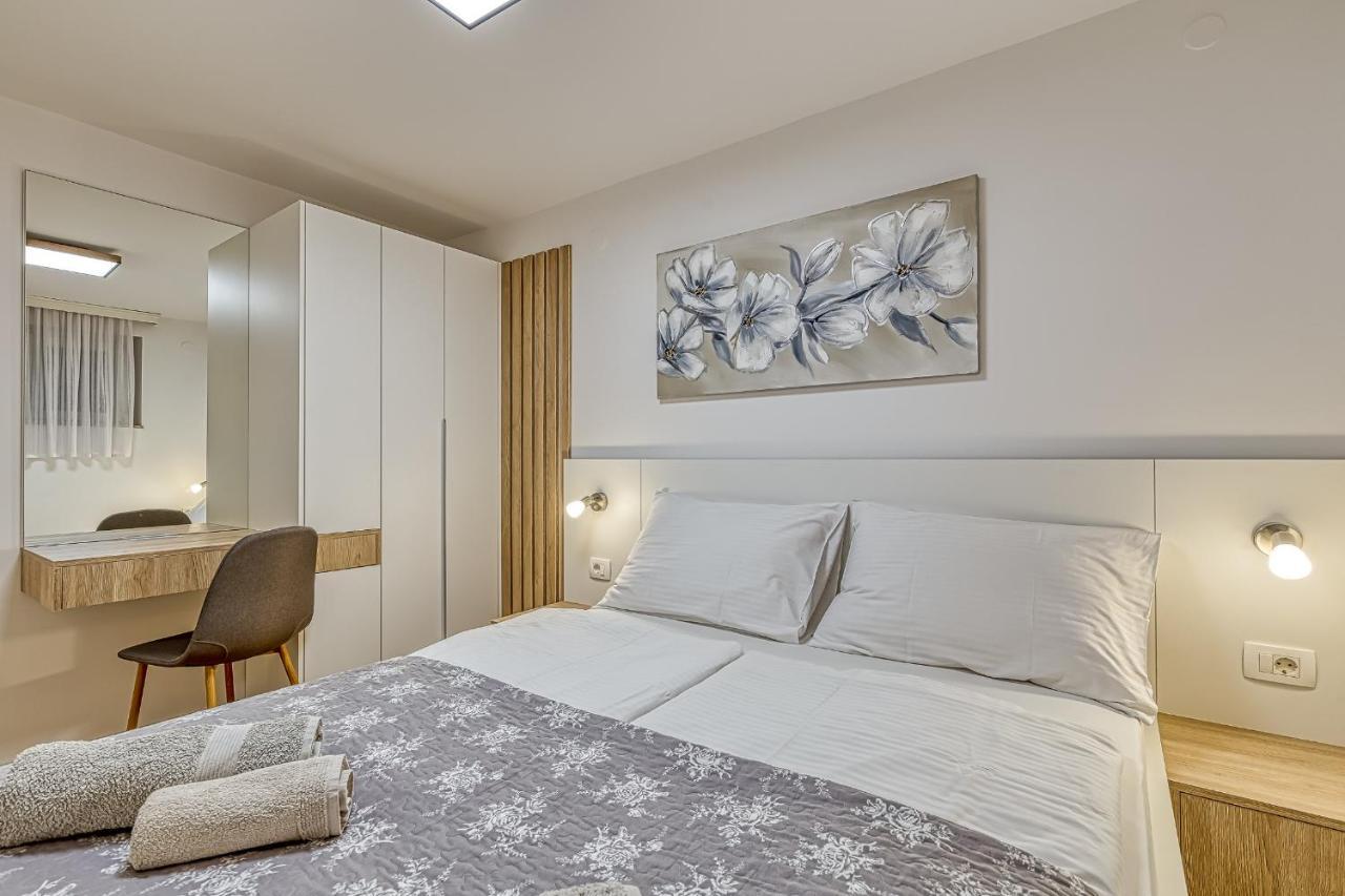 Apartments Pino โรวีน ภายนอก รูปภาพ