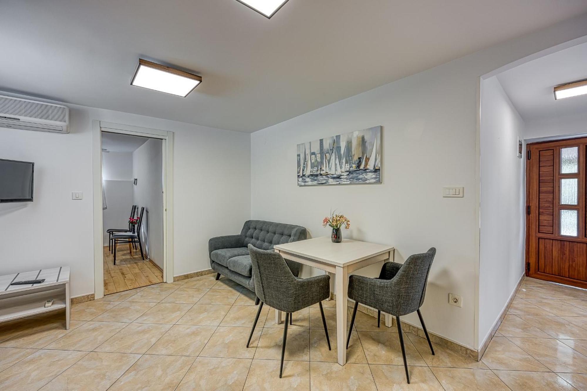 Apartments Pino โรวีน ภายนอก รูปภาพ